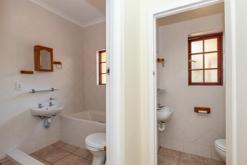 5 Bedroom Property for Sale in Bergvliet Western Cape